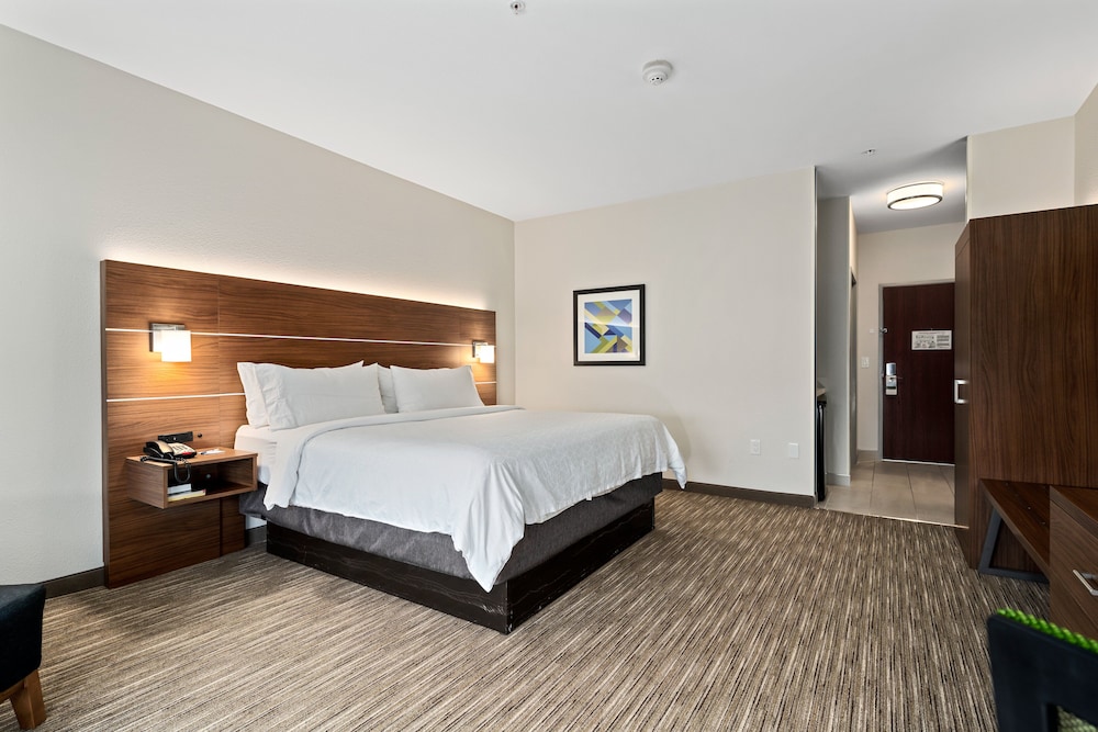 Standard Room, 1 King Bed - Photo 10