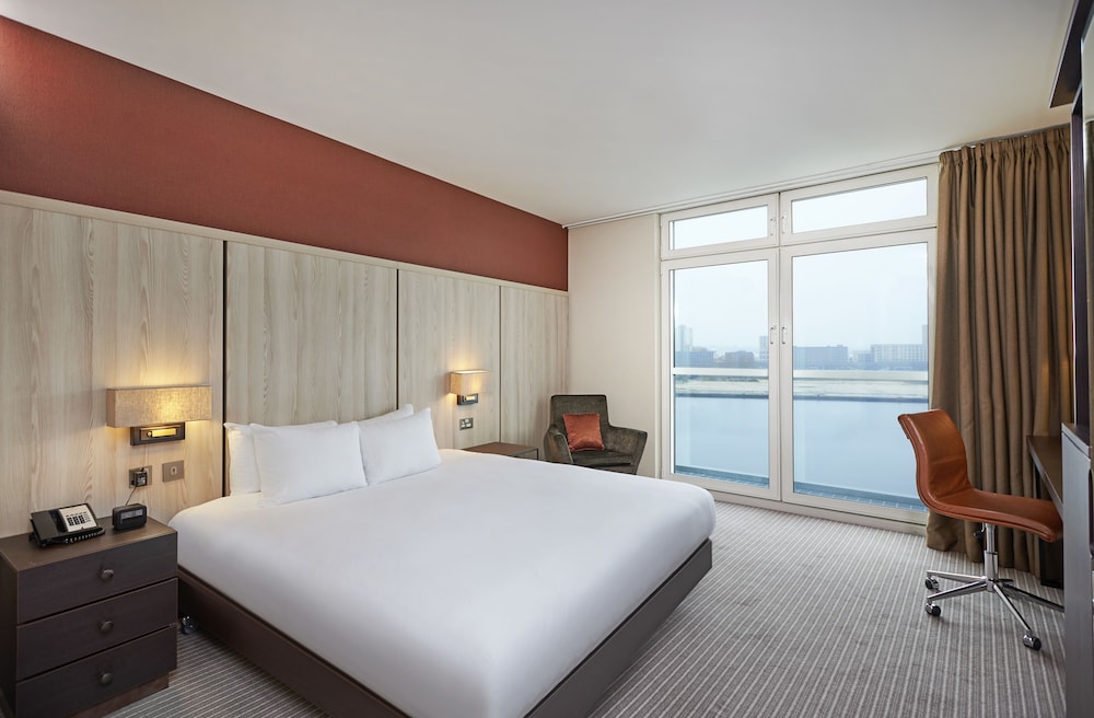 Deluxe Room, 1 King Bed (Water View)