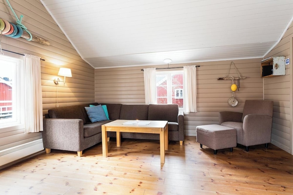 Traditional Cottage, 2 Bedrooms - Photo 3