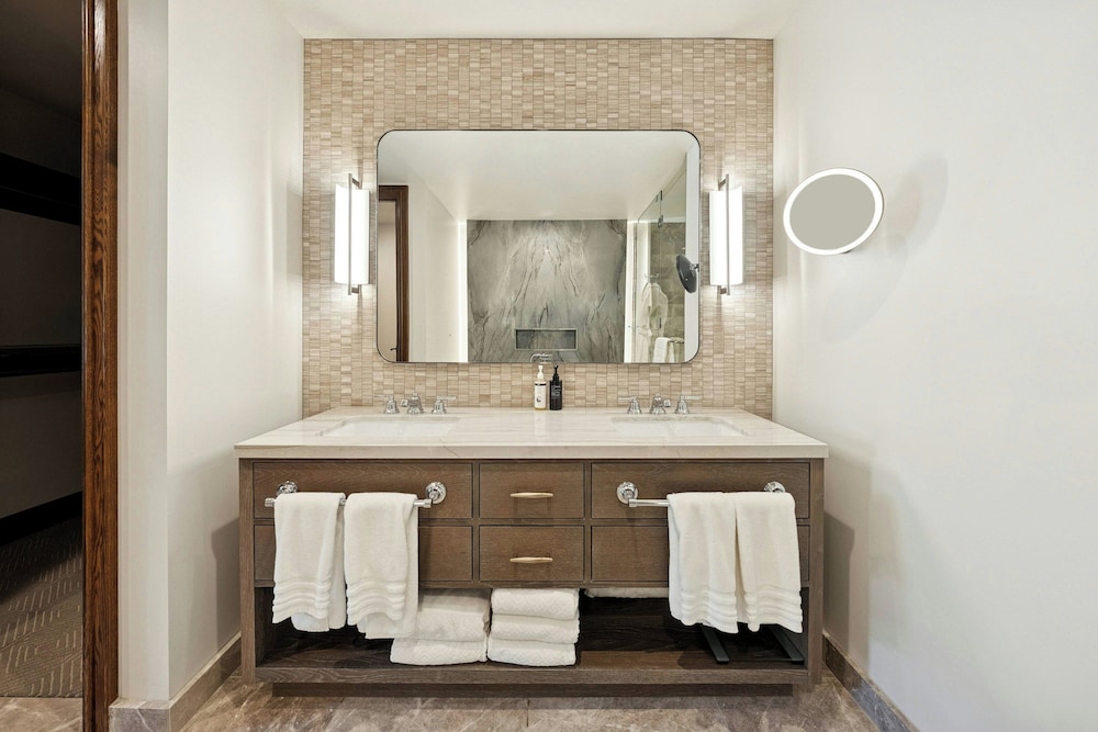 Executive Suite, 1 Bedroom - Photo 4