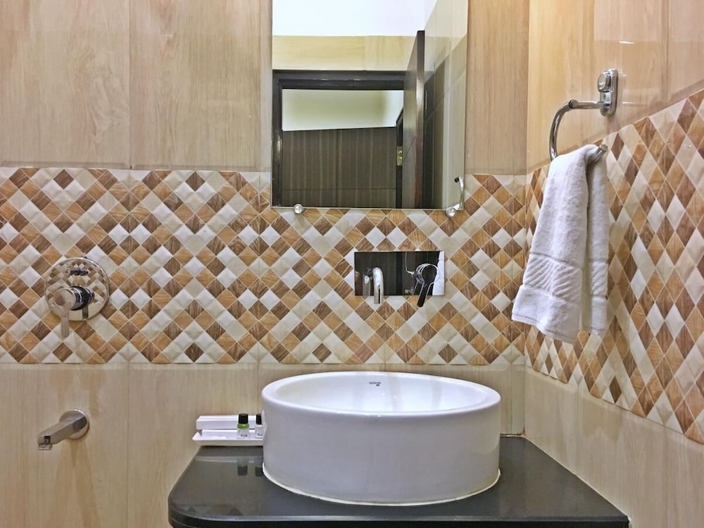 Executive Room - Photo 19