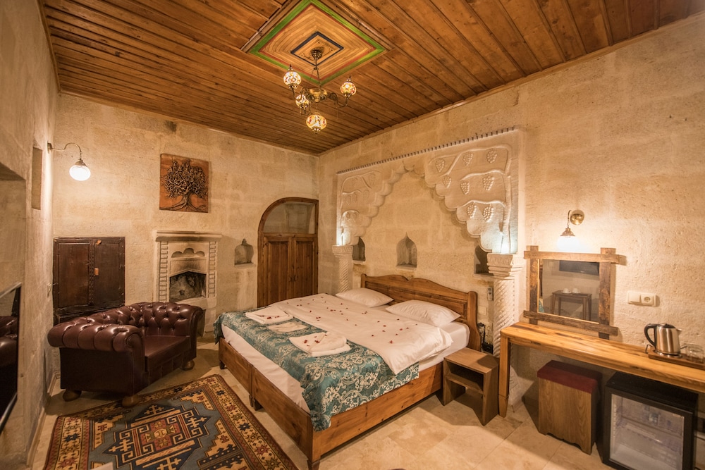 Deluxe Double Stone Room with spa bath photo 1