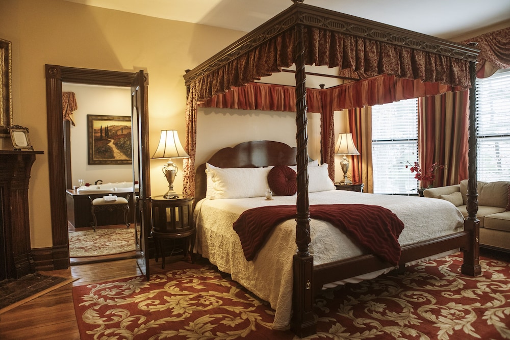 Room, Private Bathroom (Vanderbilt Room)