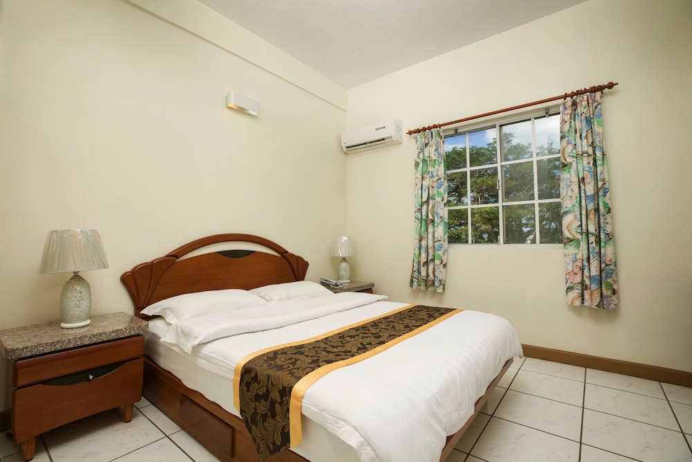 Deluxe Suite, 1 Queen Bed photo 2