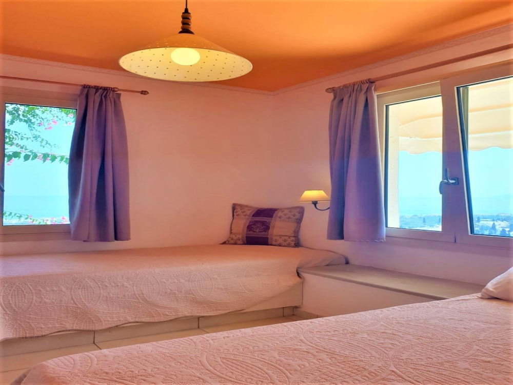 Studio, 1 Bedroom, Smoking, Balcony