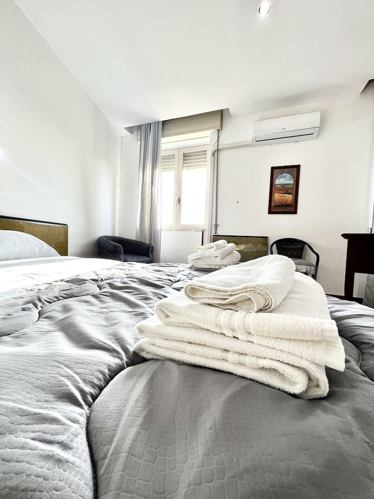 Quadruple Room - Photo 1