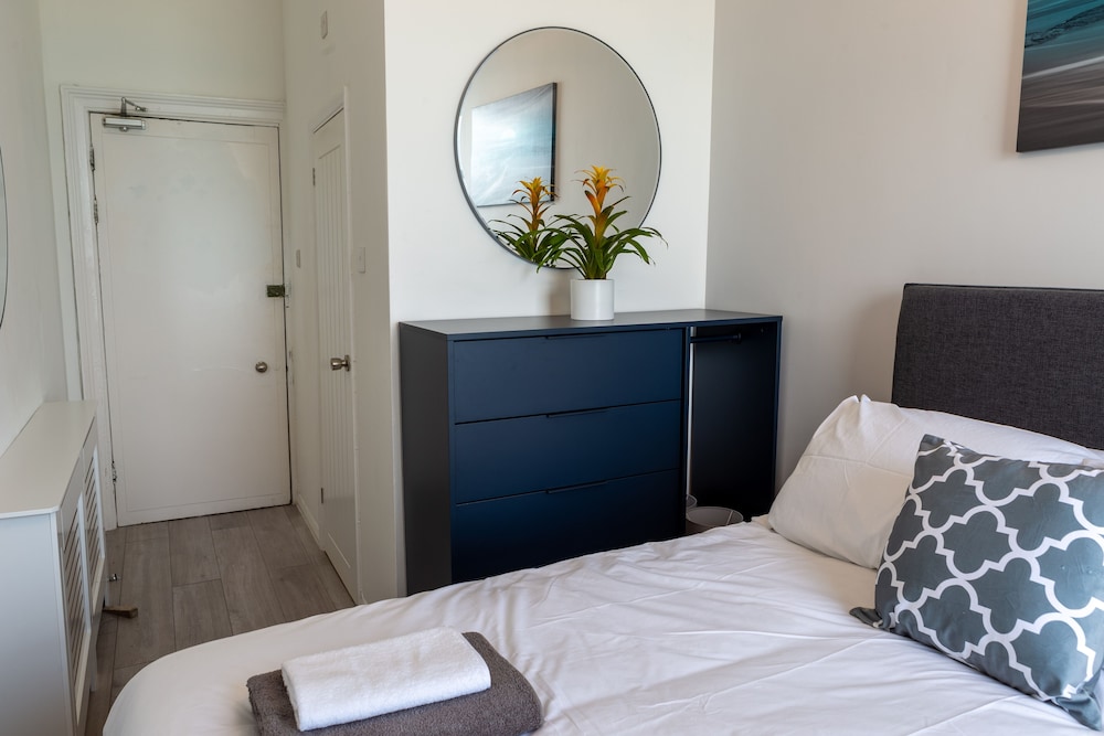 Superior Double Room, Ensuite, Sea View (Small) photo 2