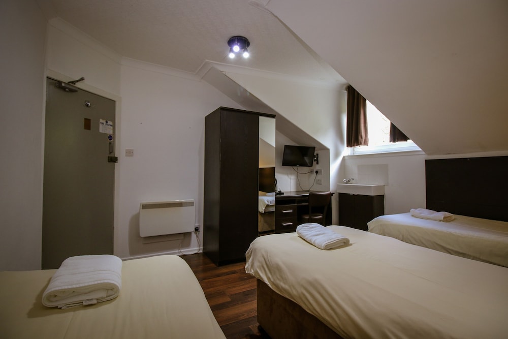 Triple Room, Shared Bathroom
