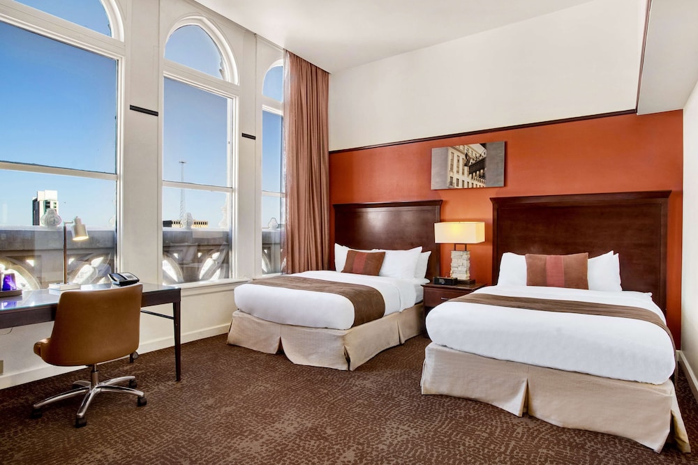 Room, 2 Queen Beds, Non Smoking - Photo 1