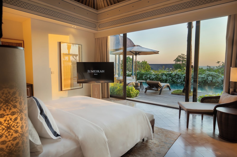 One Bedroom Residence with Private Pool - Photo 2