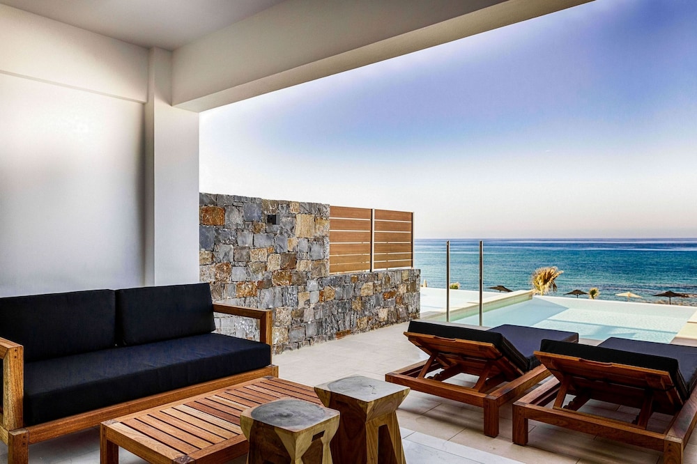 Luxury Room, Private Pool, Beachfront