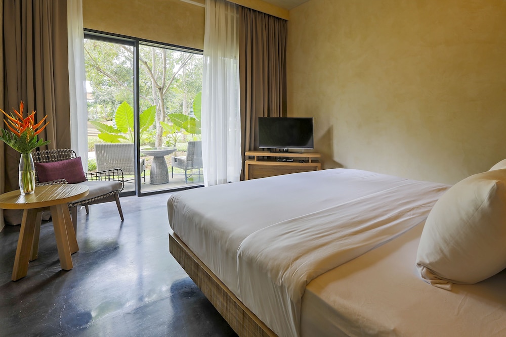 One Bedroom Suite - Photo 3