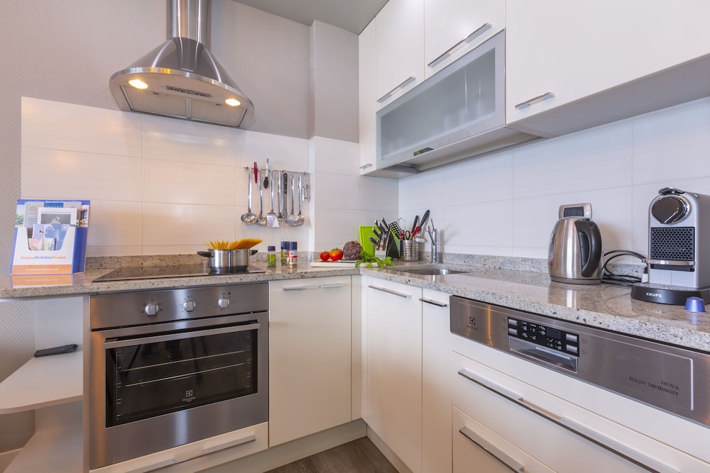 Family Apartment, 2 Bedrooms, Lakeside (Porto Letizia P8)