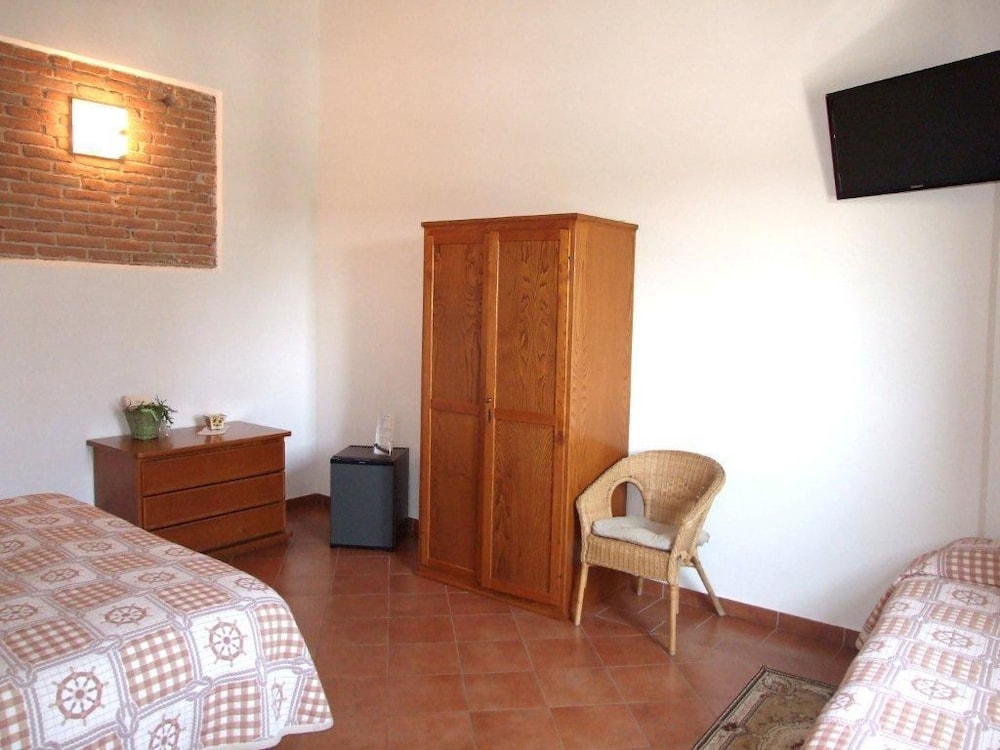 Deluxe Triple Room photo 1