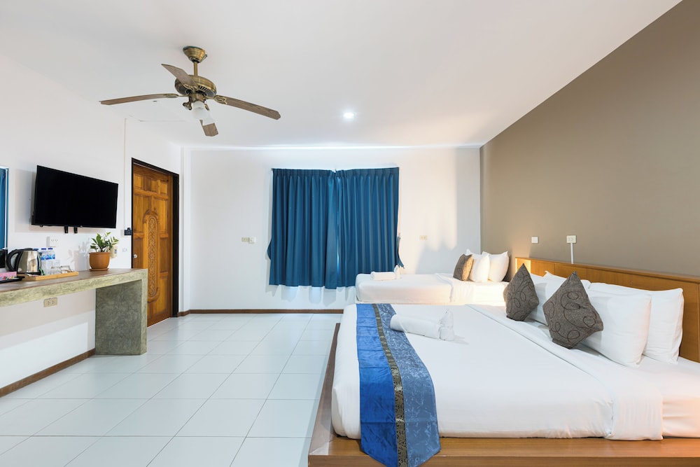 Standard Triple Room photo 2