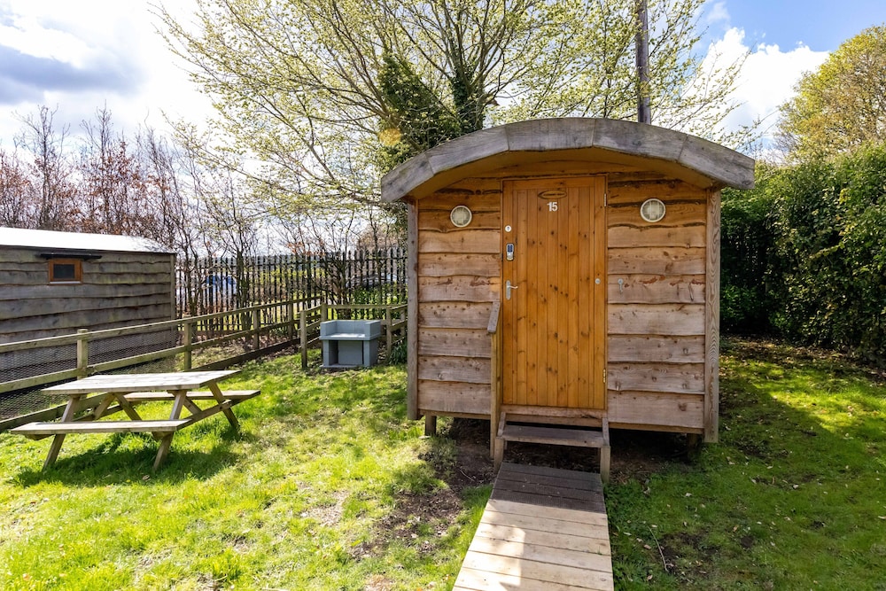 15 - Egremont Russet Camping Pod photo 1
