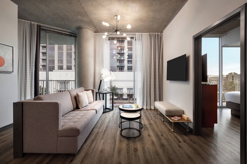 Suite, 1 Bedroom, Balcony - Photo 6
