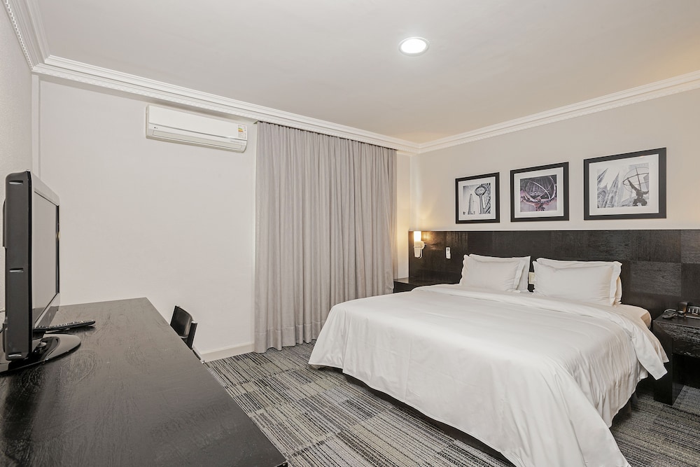 Superior Studio Suite photo 3