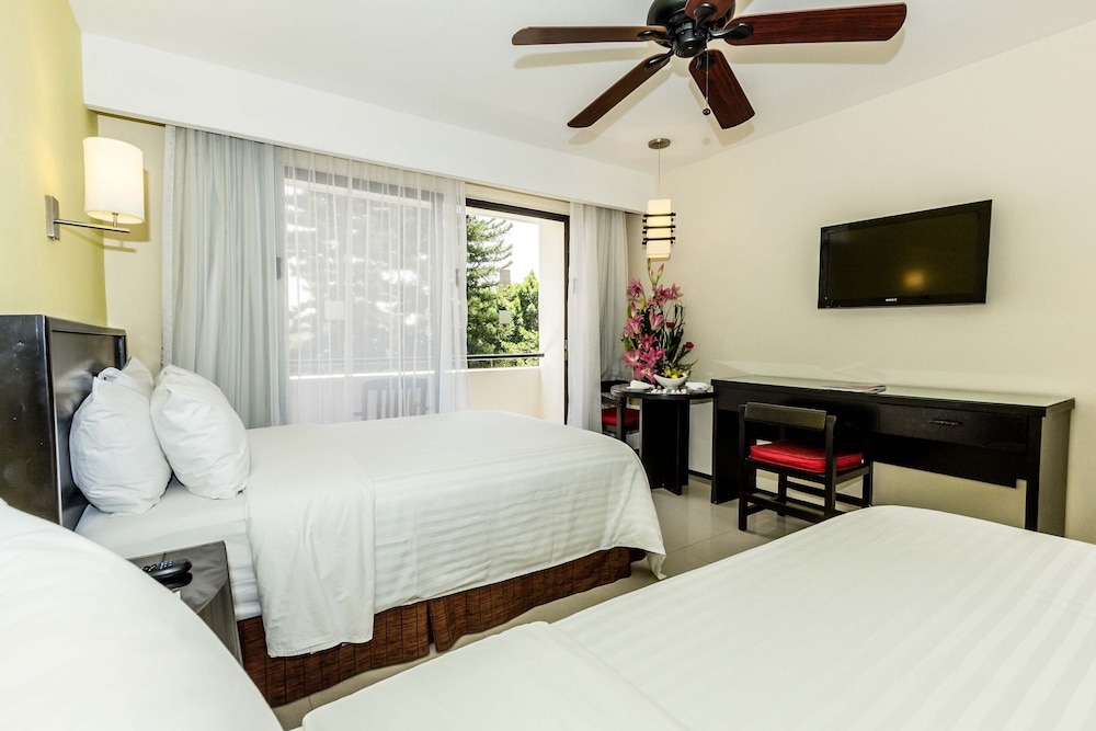 Superior Room, 2 Double Beds photo 2