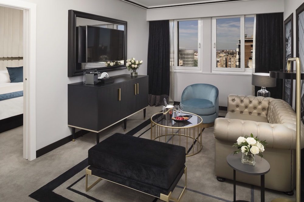 The Level, Junior Suite