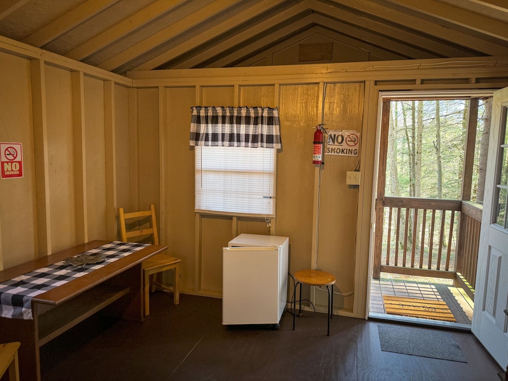 Traditional Cabin photo 2