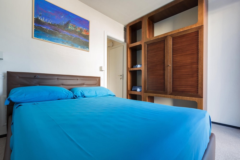 Villa photo 1
