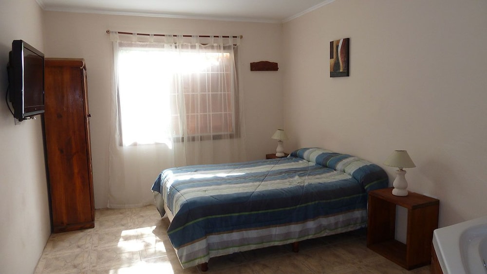 Comfort Cabin, 2 Bedrooms, Hot Tub photo 1