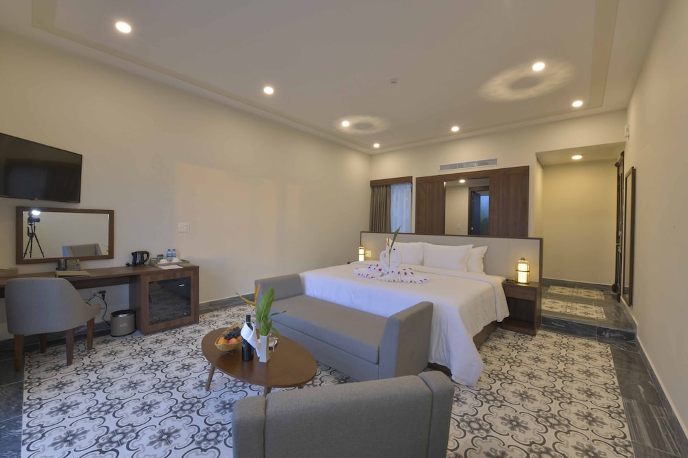River & Lake View Villa - Photo 6