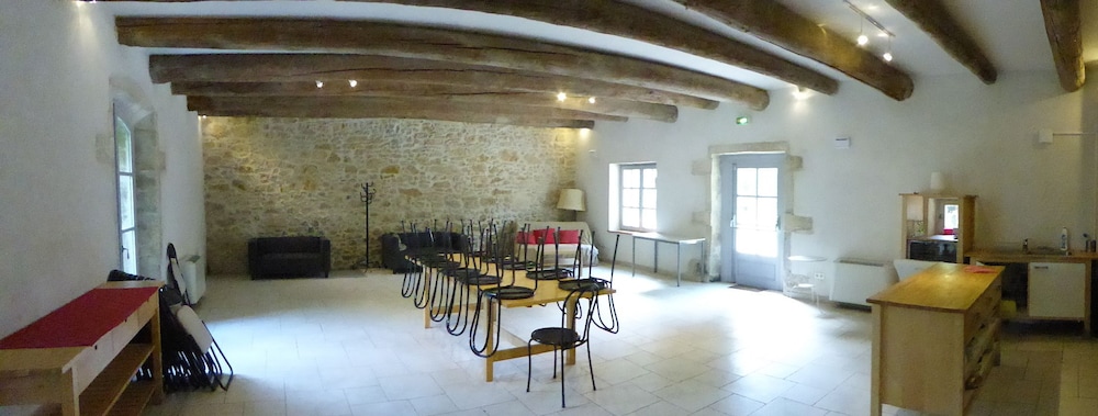 Shared Dormitory (La Bergerie) photo 2