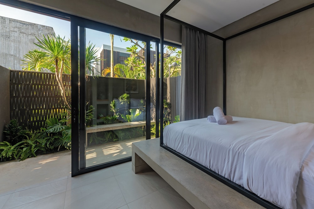 Basic Double Room, Courtyard View