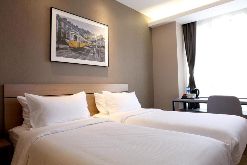 Standard Twin Room photo 3