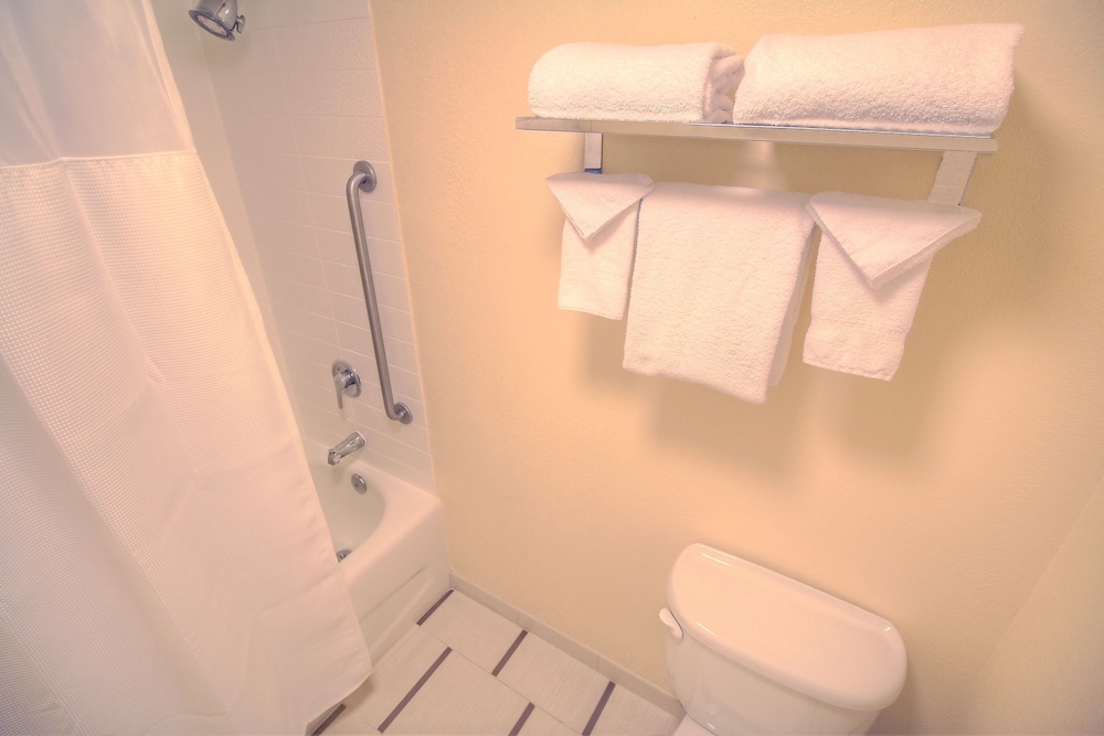 Room, 1 Double Bed - Photo 3