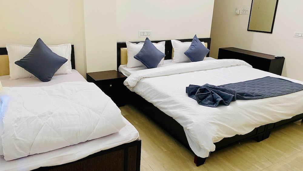 Deluxe Triple Room, City View