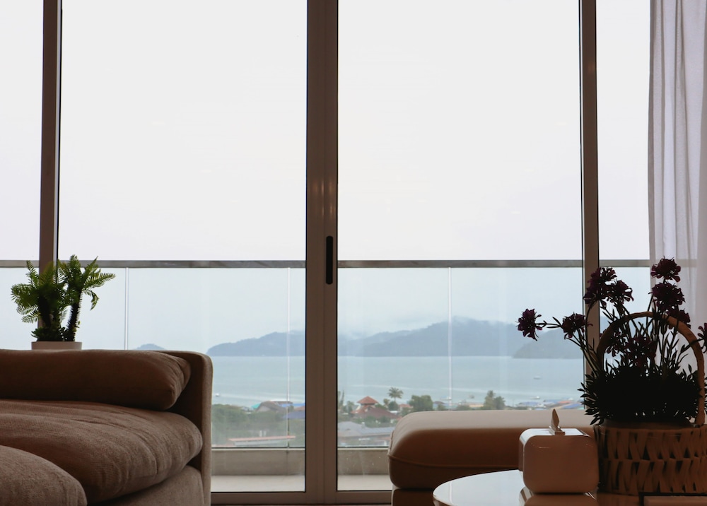 Penthouse with Sea View