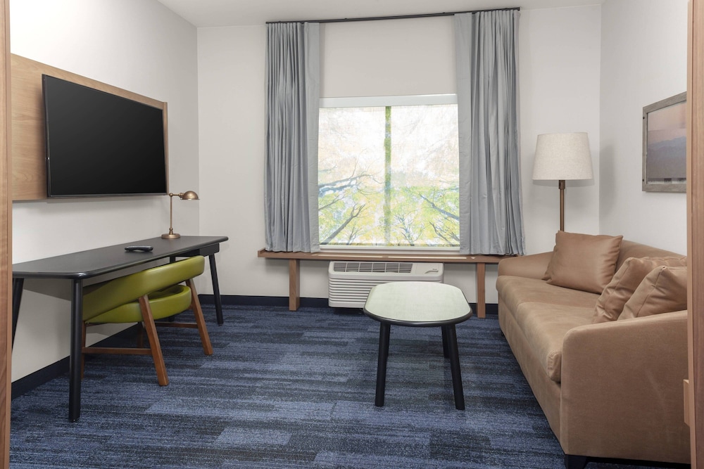 Suite, Multiple Beds - Photo 3