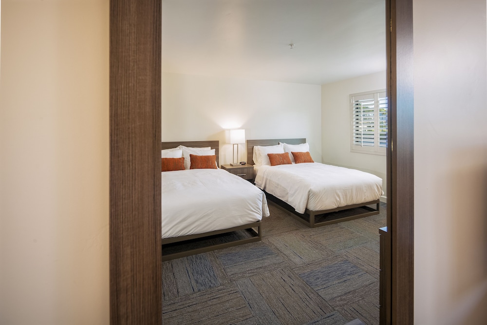 Deluxe Room, 2 Double Beds - Photo 6