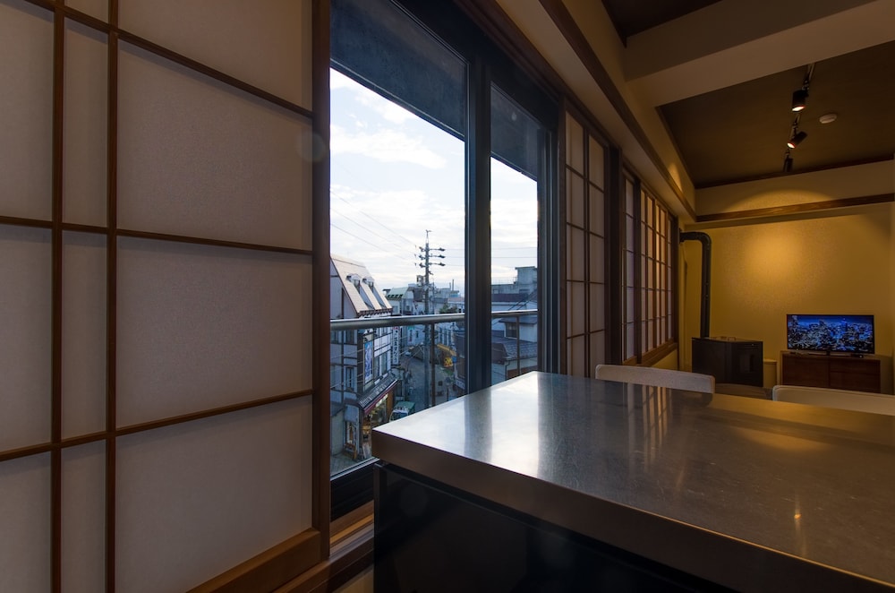 Tanuki 2 Bedroom Apartment L4 photo 2