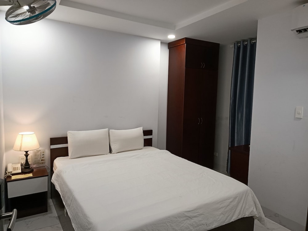Deluxe Double Room Single Use, 1 Queen Bed, City View, Beachside