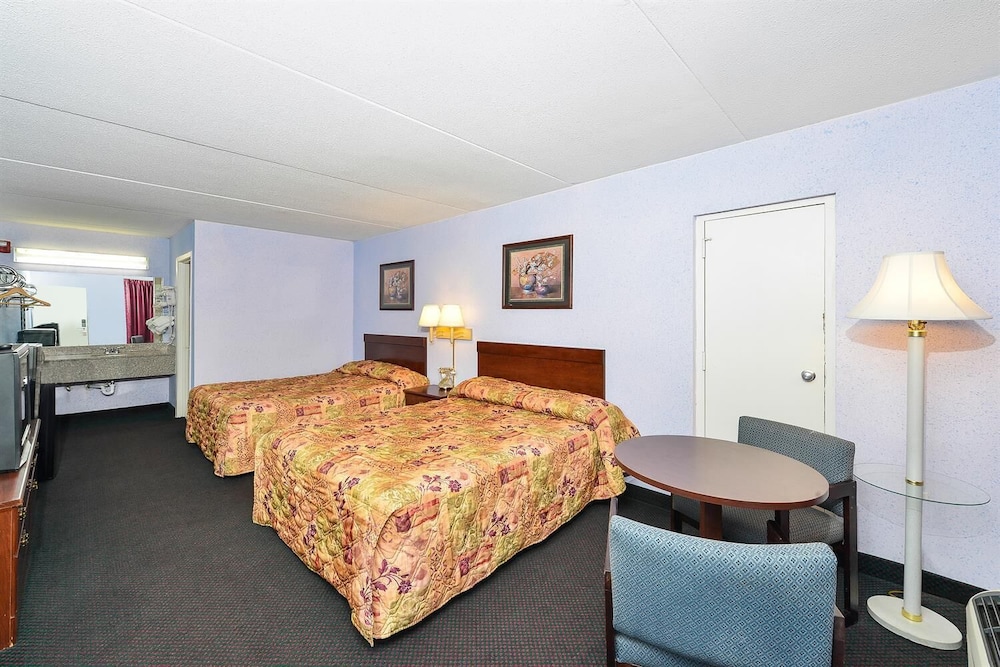 Room, 2 Double Beds photo 2