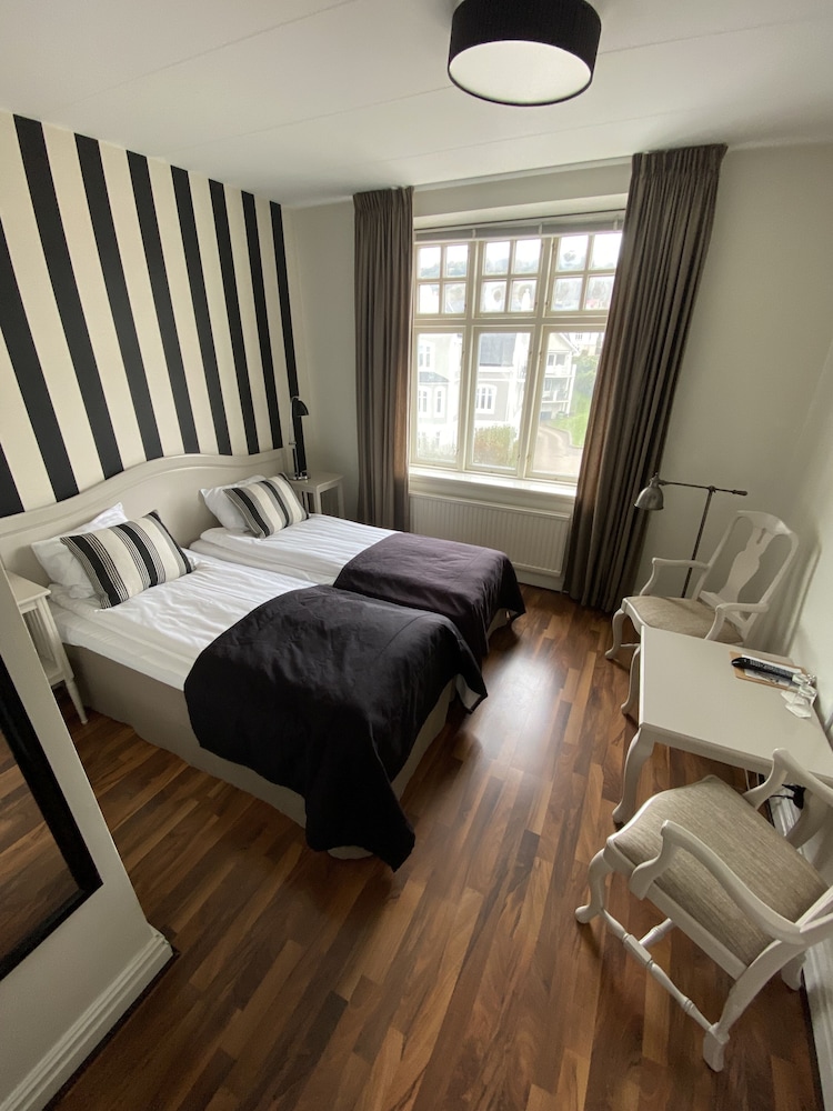 Double Room, Hill View