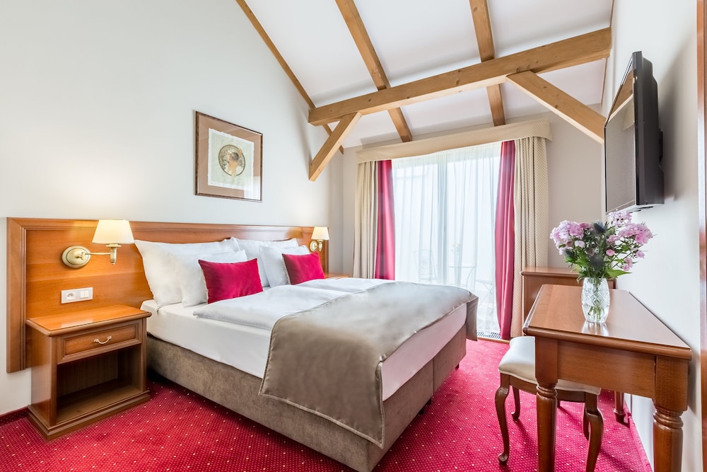 Attic Double Room with Patio