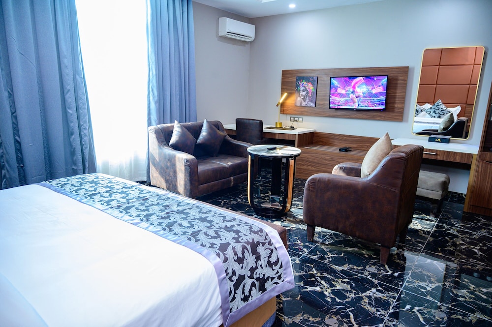 Royal Room photo 2