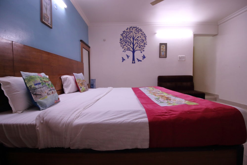 Standard Double or Twin Room, 1 Double Bed, Private Bathroom photo 3