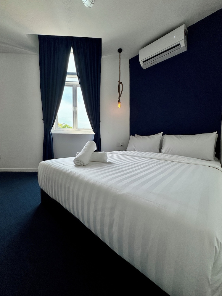 Family Room, 2 Queen Beds, Non Smoking