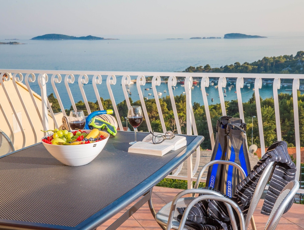 Luxury Apartment, Terrace, Sea View