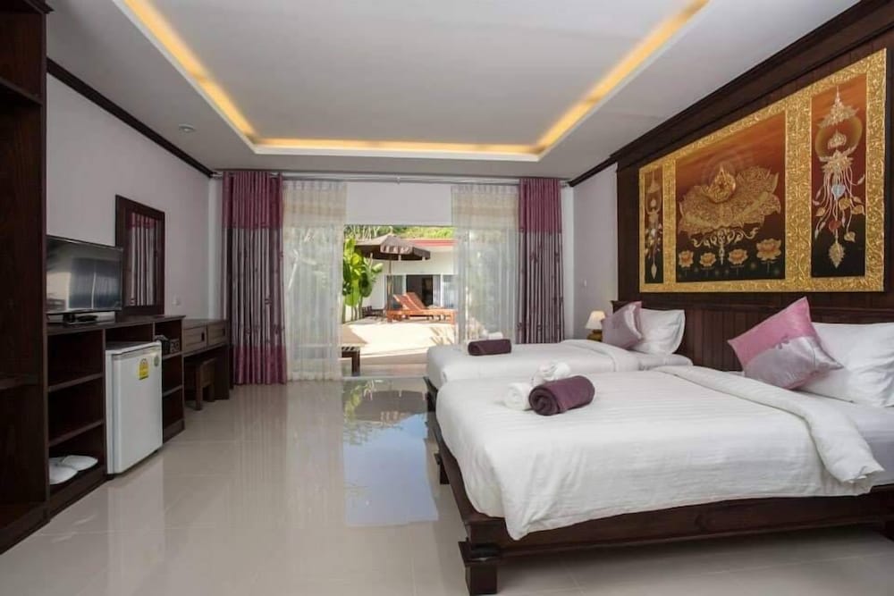 Deluxe Villa, 1 Queen Bed, Park View, Garden Area photo 1