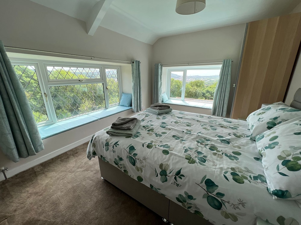 Cottage, 4 Bedrooms, Private Bathroom (cwmbach cottage) photo 2