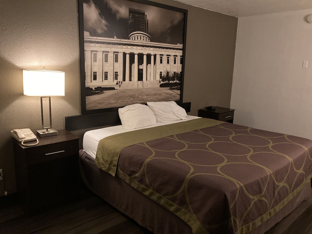 Executive Room, Non Smoking, Refrigerator & Microwave photo 2