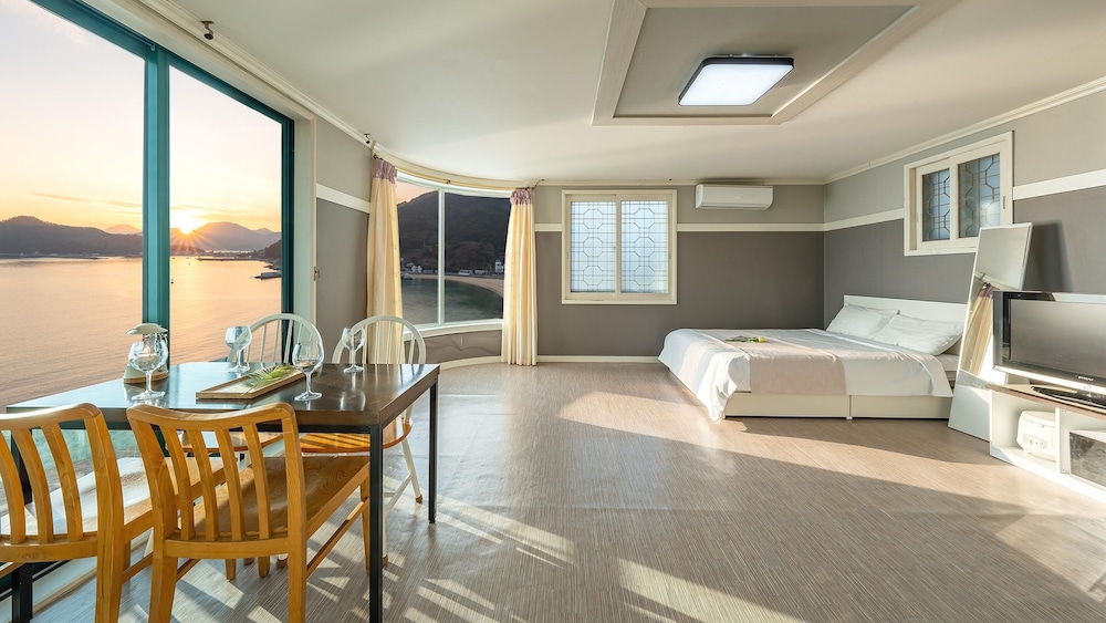 Basic Room, 1 Bedroom (Family A) photo 1