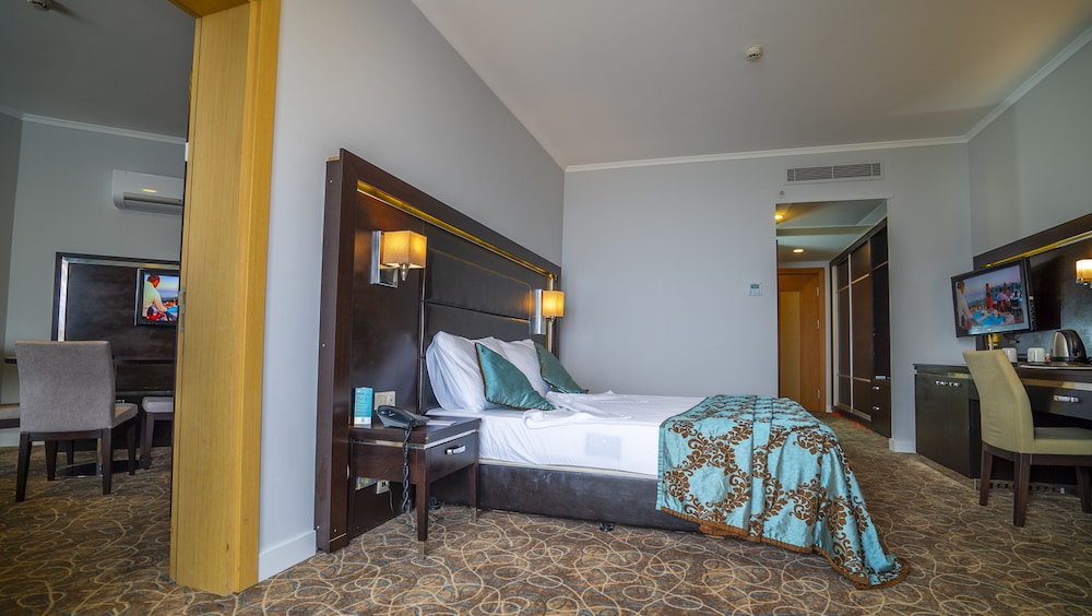 Deluxe Triple Room photo 3